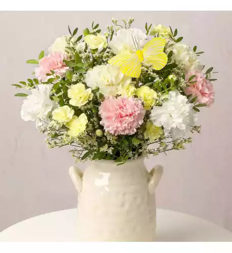 Buttercream Bliss (Letterbox (15 Stems))