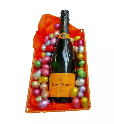 Easter eggs with Veuve Clicquot as an Easter gift